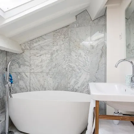 Ateliers De Montmartre Adm Guest house Paris